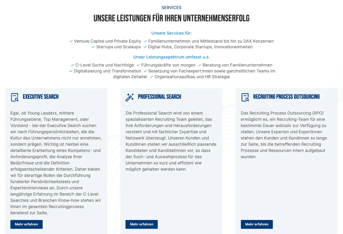 Ausschnitt der Website von CareerTeam GmbH, Hamburg: Vier Zielgruppen, sechs Leistungsfelder und drei Kacheln mit Kurztext — wer vergleicht, versteht das Angebot sofort und vertieft gezielt.