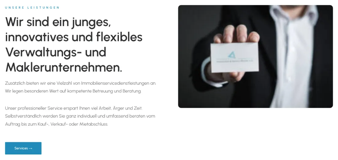 Ausschnitt der Website von Immobilien & Service ­Richter e.K., Dortmund: Klare Überschrift mit Einleitung und Button 'Services' — wer scannt, versteht das Angebot sofort und findet den nächsten Schritt.