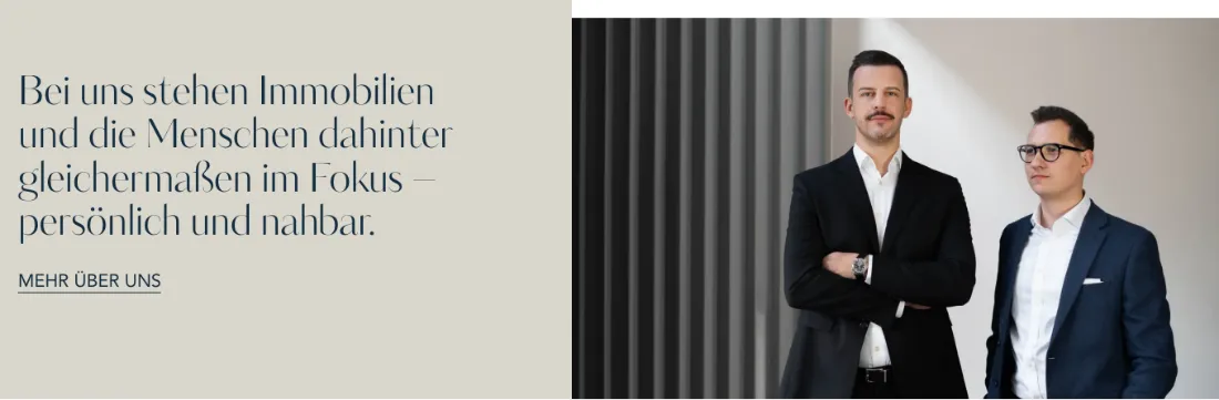 Ausschnitt der Website von Drescher Immobilien GmbH, München: Aussage und Porträt stehen nebeneinander, dazu „Mehr über uns“ — wer Vertrauen prüfen will, findet Gesichter und den direkten Weg zur Teamseite.