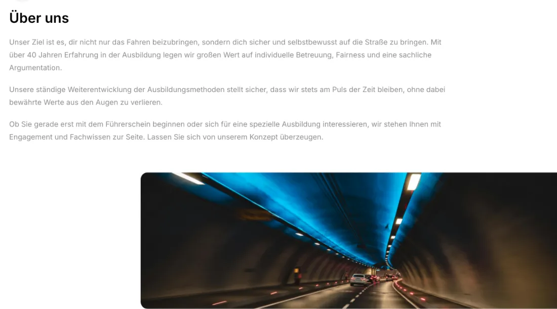 Ausschnitt der Website von Fahrschule Rast, Wuppertal: Die Zahl 'über 40 Jahre' plus klare Ausbildungsprinzipien — wer sucht, ordnet Kompetenz und Verlässlichkeit ohne Rätsel ein.