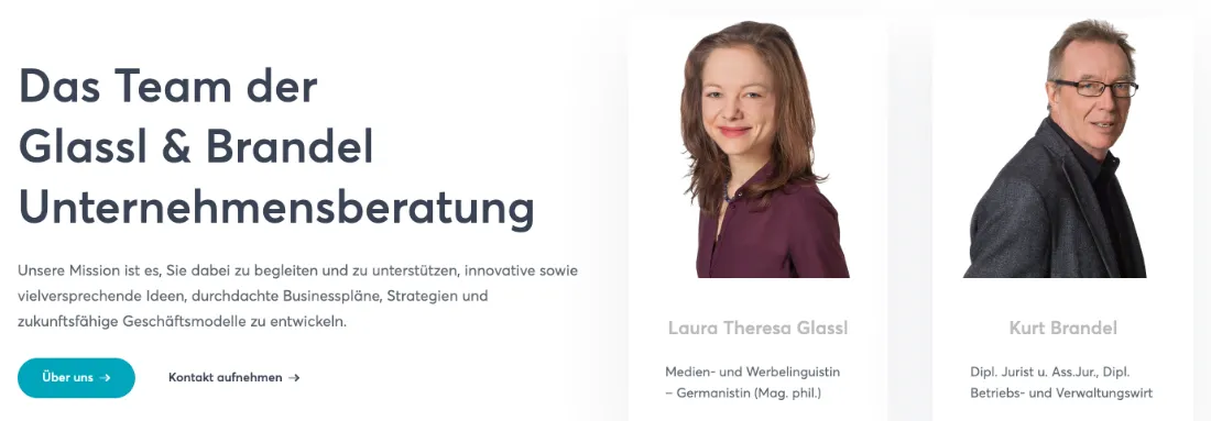 Ausschnitt der Website von Glassl & Brandel GbR, Landkreis Esslingen: Zwei Buttons links — wer sucht, wählt in einem Klick zwischen Team‑Infos und direktem Kontakt.