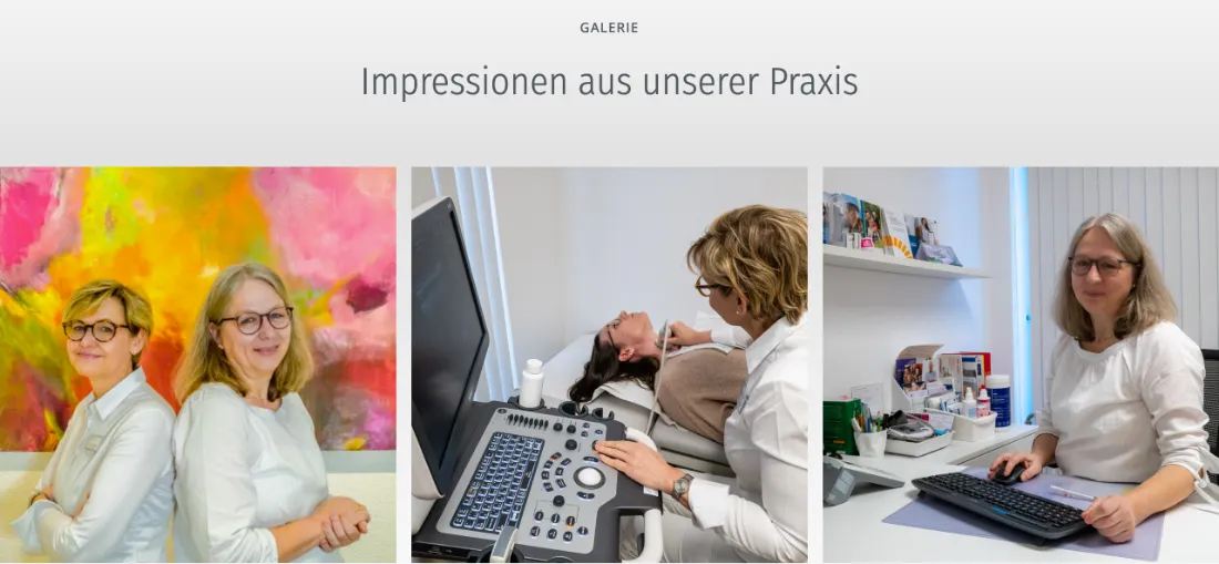 Ausschnitt der Website von Hausärztliche Gemeinschaftspraxis Dr. med. Christina Fritz Dr. med. Britta Smets, Aachen: Drei Motive zeigen Team, Ultraschall und Arbeitsplatz — wer sucht, bekommt einen konkreten Eindruck vom Ablauf in der Praxis.
