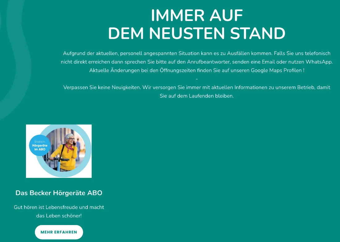 Ausschnitt der Website von Hörgerätefachberatung Becker GmbH, Mainz: Telefon, E‑Mail und WhatsApp klar benannt, dazu Öffnungszeiten via Google Maps — niemand fährt umsonst vor.