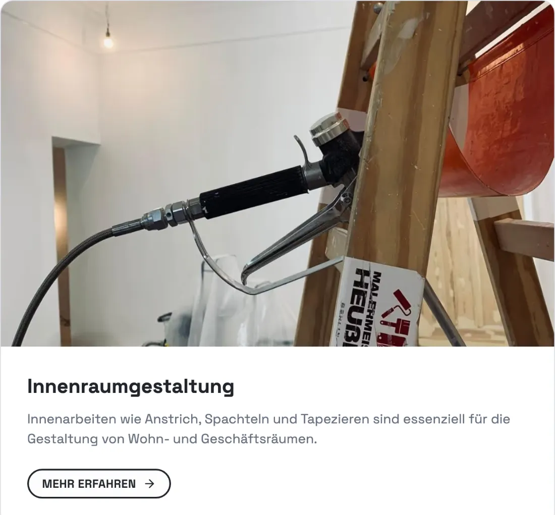 Ausschnitt der Website von Malermeister Heußer, Berlin: Werkzeugdetail mit Farbspritzgerät — der Besucher erkennt, dass hier effizient gespritzt wird, nicht nur per Rolle.