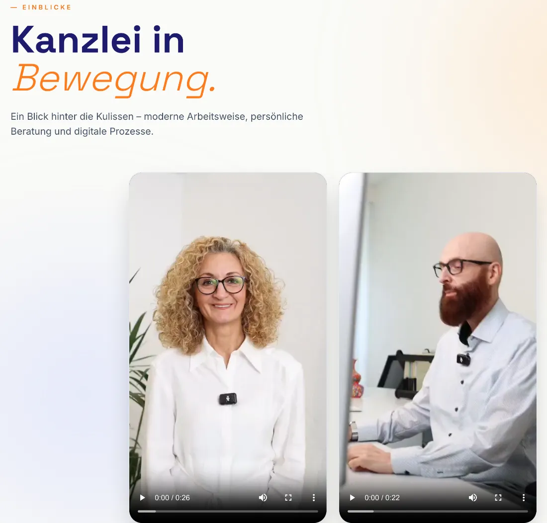 Ausschnitt der Website von Abacus+C, Mannheim: Zwei Kurzvideos à 0:26 und 0:22 — der Besucher sieht Ablauf und Personen, ohne sich durch lange Texte zu arbeiten.
