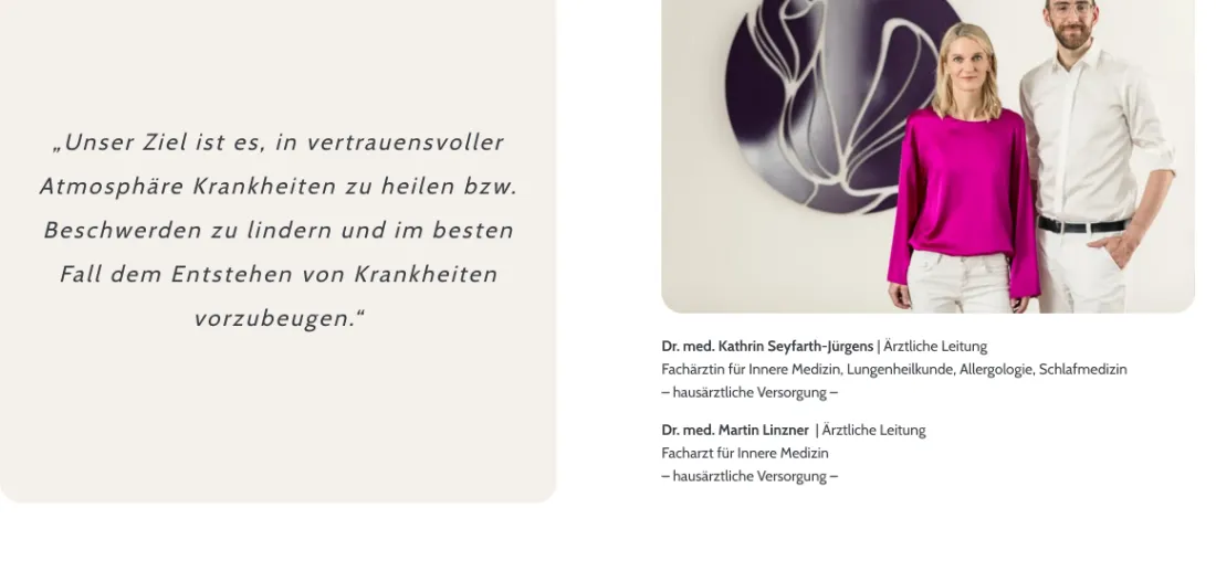 Ausschnitt der Website von Arztpraxis Innere Medizin MVZ GbR, Stuttgart: Zitat erklärt Haltung, daneben zwei klar benannte Leitungen mit vier Fachgebieten — wer sucht, findet sofort zuständige Ansprechpartner.