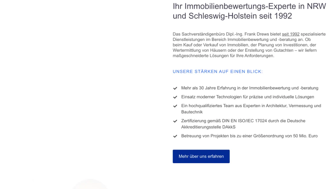 Ausschnitt der Website von Dipl. Ing. Frank Drews – Sachverständiger für Immobilienbewertung, Bochum: Seit 1992, mehr als 30 Jahre, DIN EN ISO/IEC 17024 und Projekte bis 50 Mio. Euro — harte Fakten erleichtern die Vertrauensentscheidung.
